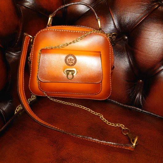 Trapezium shoulder Bag - Image 2