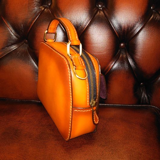 Trapezium shoulder Bag - Image 5
