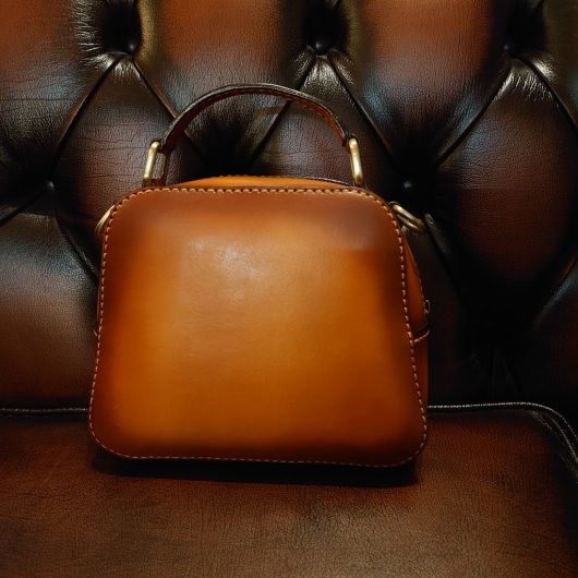 Trapezium shoulder Bag - Image 6